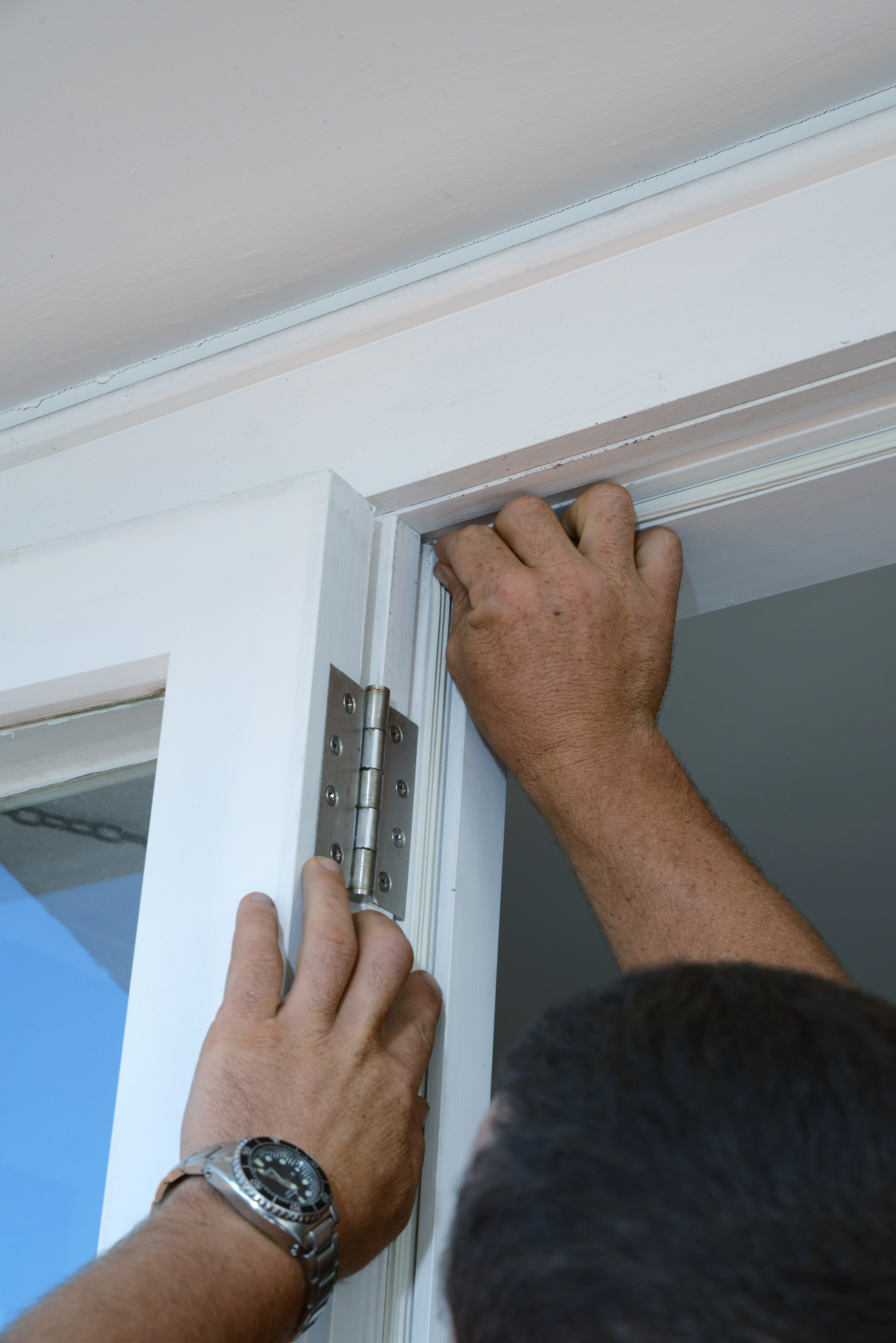 Door draft seal strip